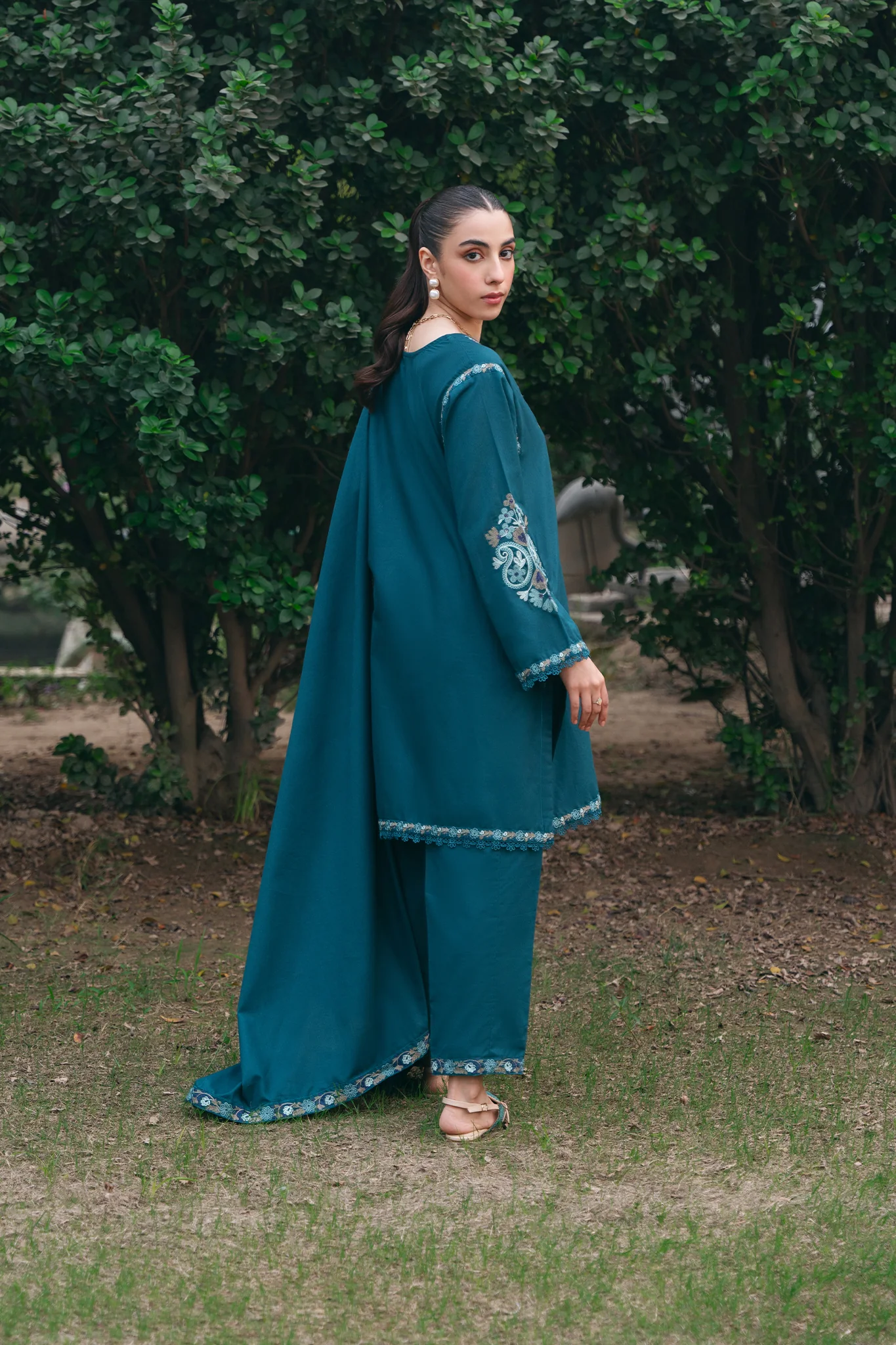 Aabroo - Image 4