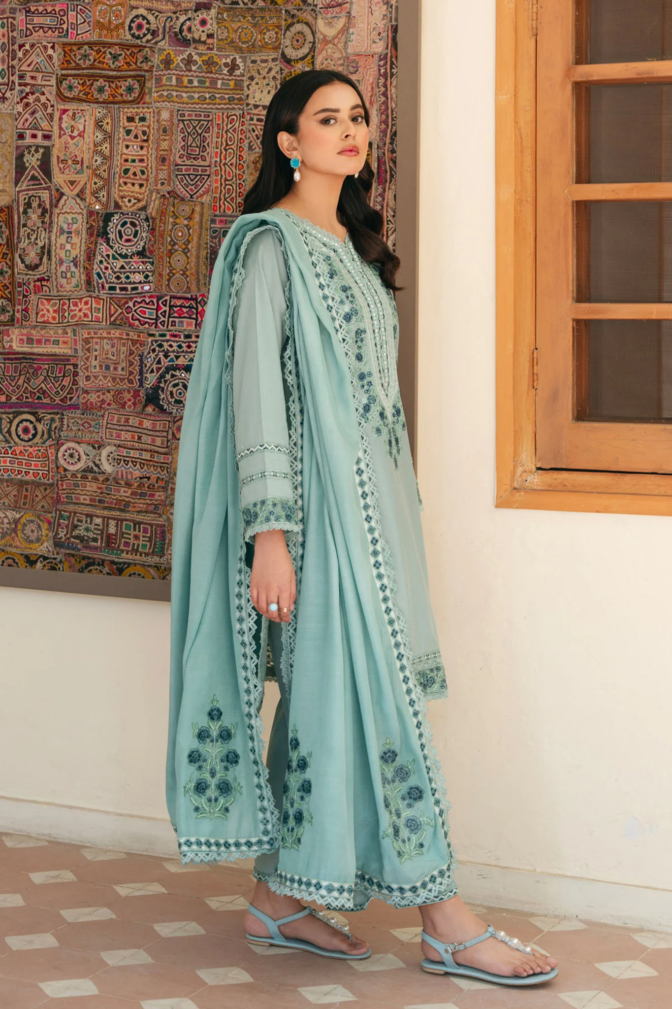 Amalia - Image 2