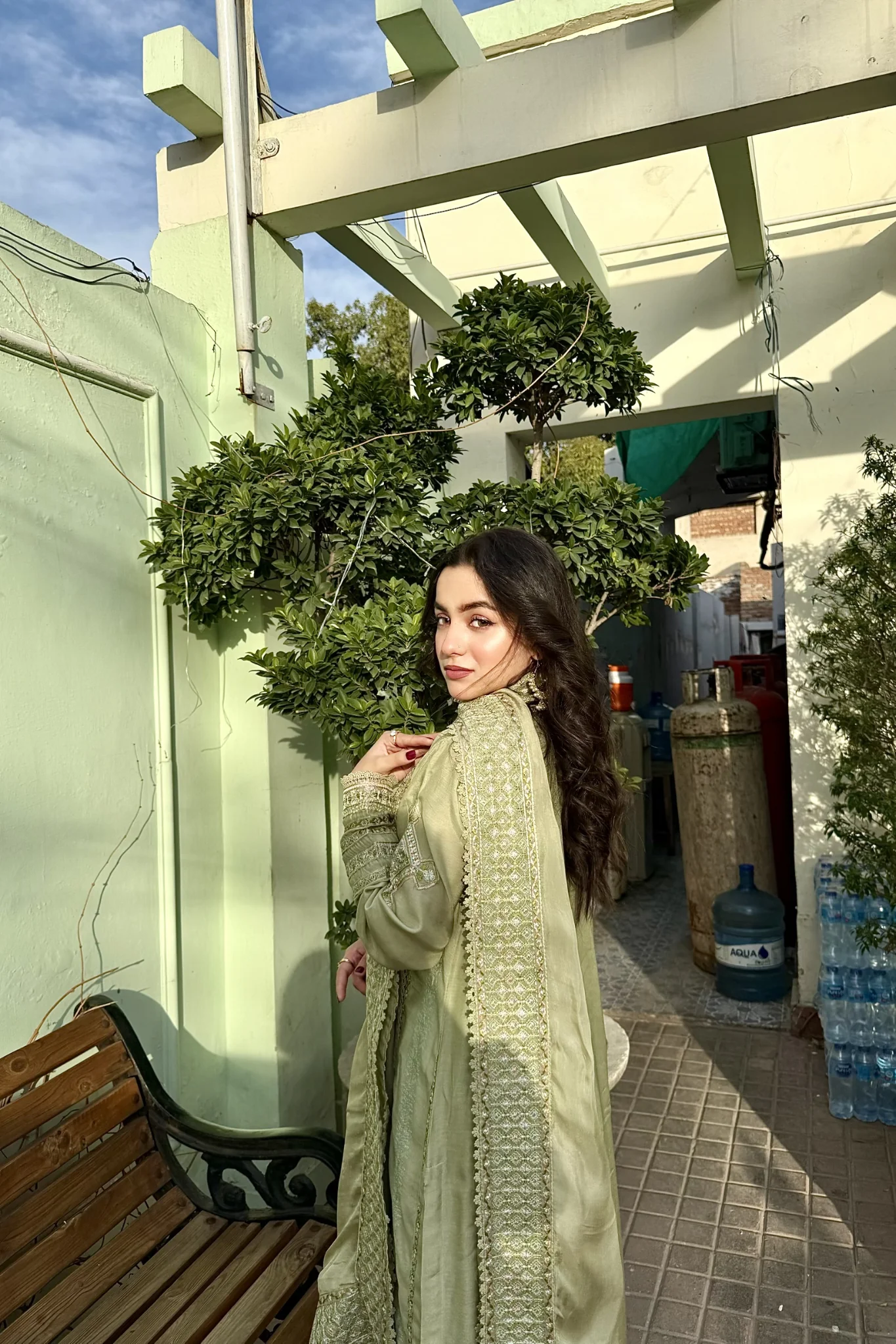 Mia - Image 6